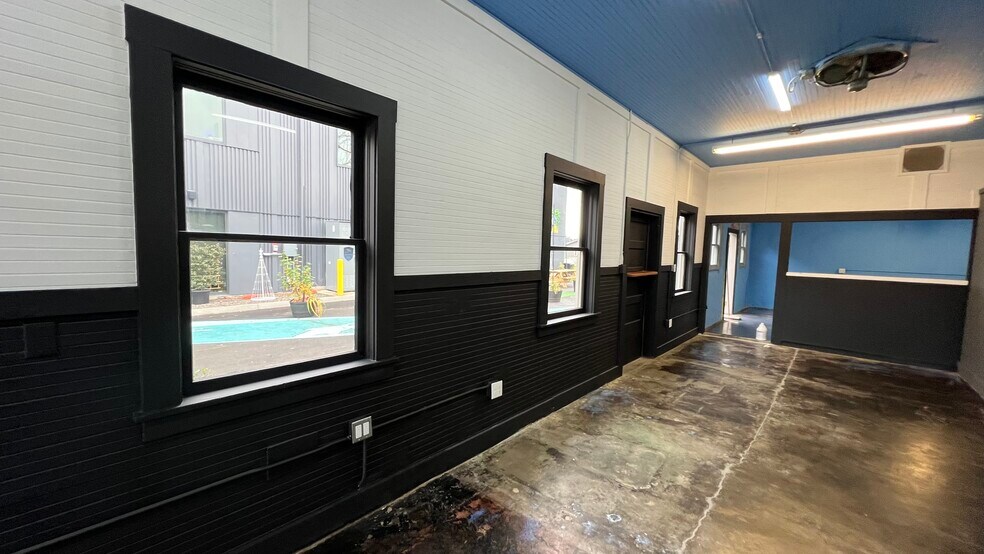 More Photos Of 155-167 Main St W, Monmouth Storefront For Lease