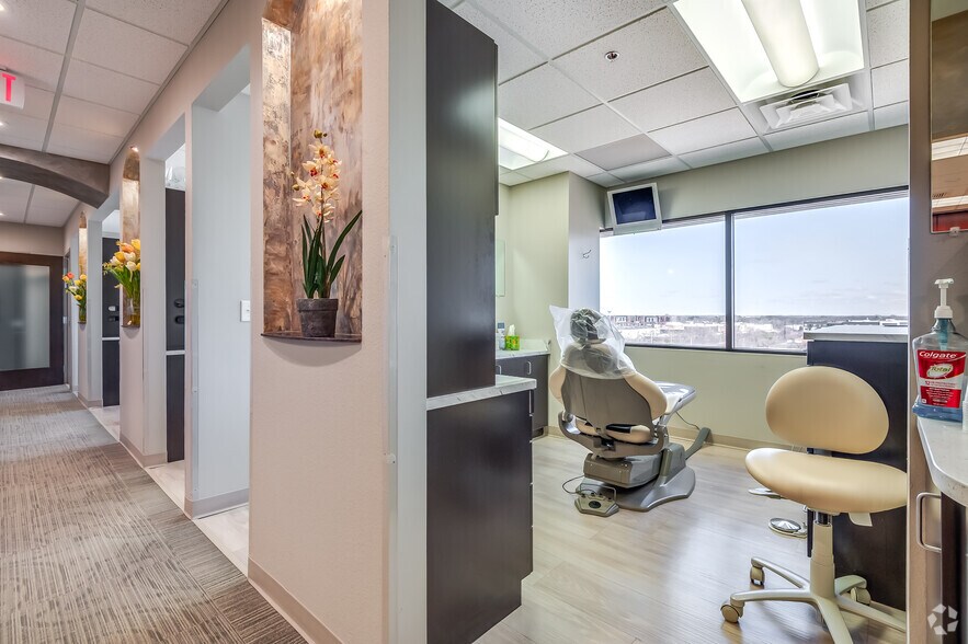 More Photos Of 2675 N Mayfair Rd, Wauwatosa Office For Lease