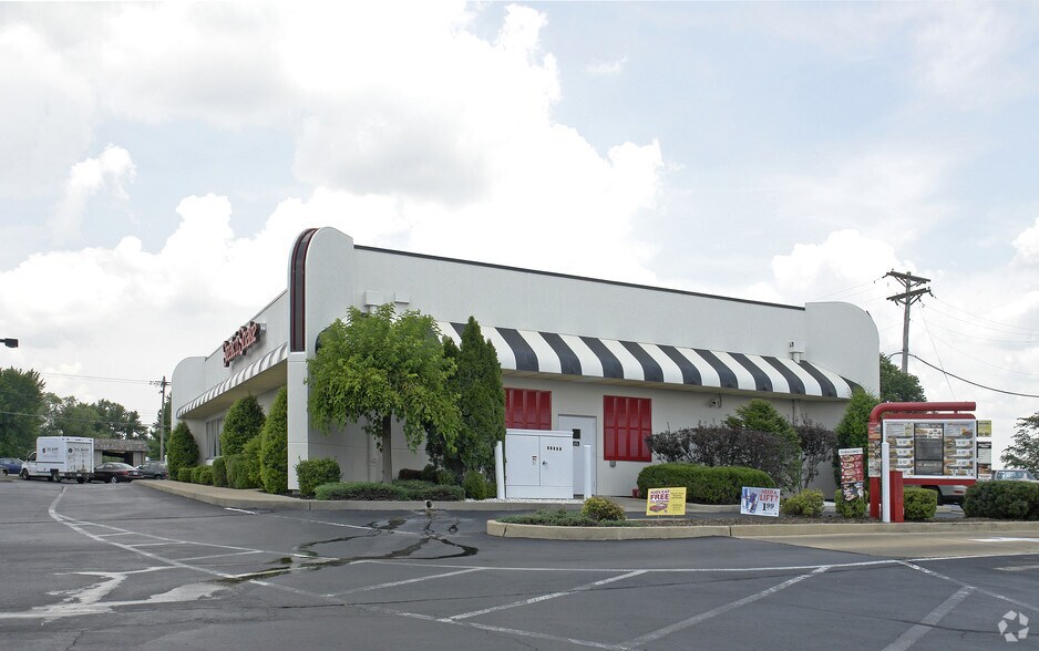 More Photos Of 14646 Manchester Rd, Ballwin Restaurant For Lease