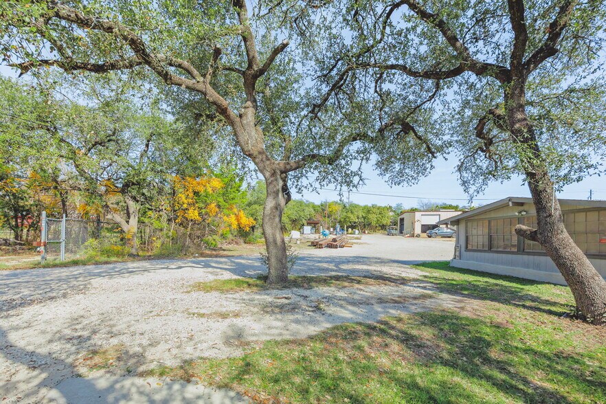 More Photos Of 7909 Rosson Dr., Austin Land For Lease