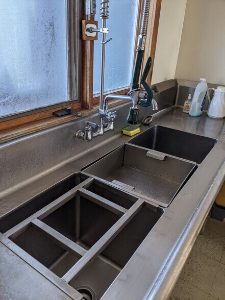 More Photos Of 275 Jenness Pond Rd, Northwood Hotel For Sale