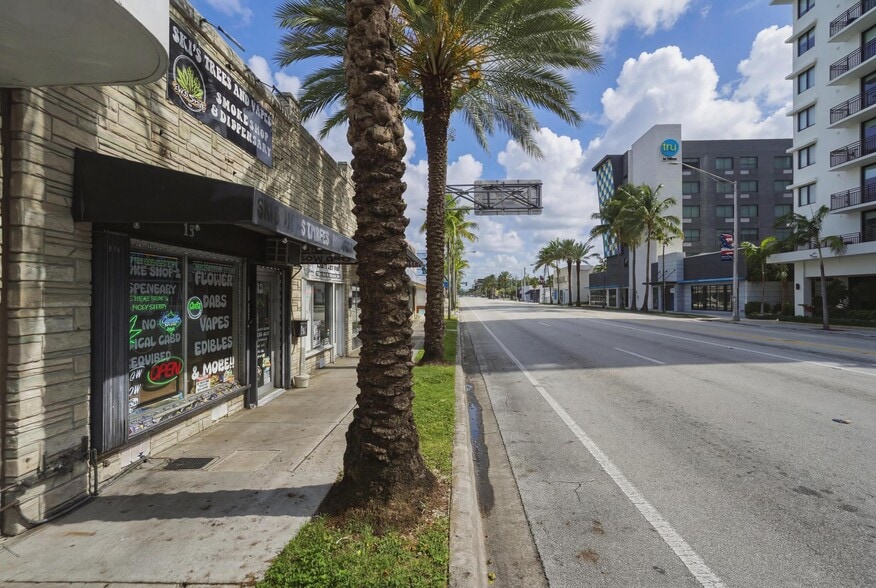 More Photos Of 13-17 N Federal Hwy, Dania Storefront For Sale