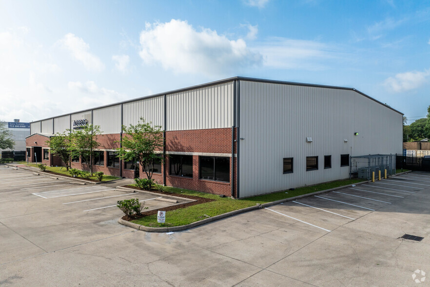 Primary Photo Of 11801 S Sam Houston Pky W, Houston Warehouse For Lease