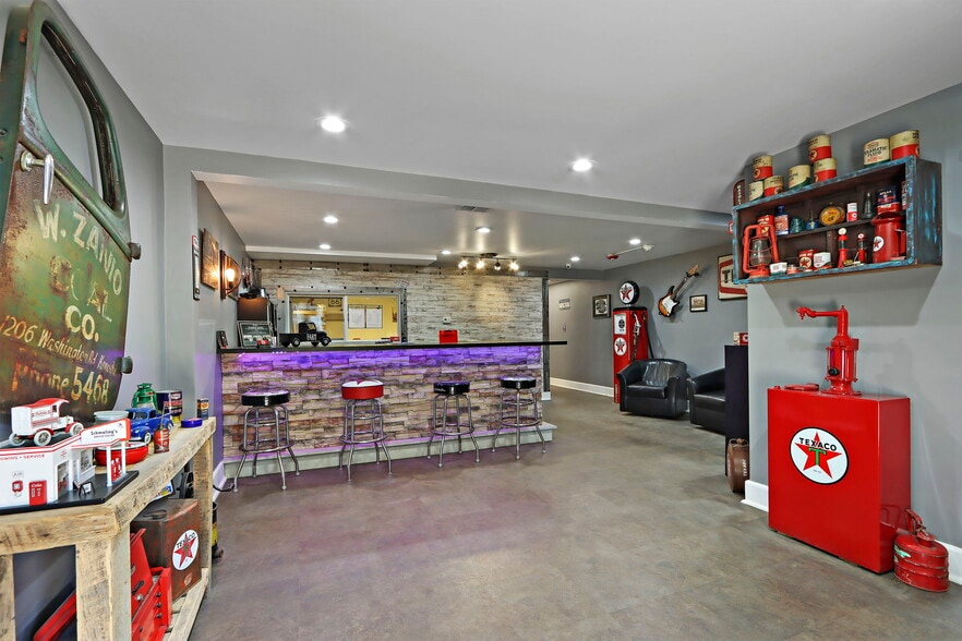 More Photos Of 1206 Washington Rd, Kenosha Auto Repair For Sale