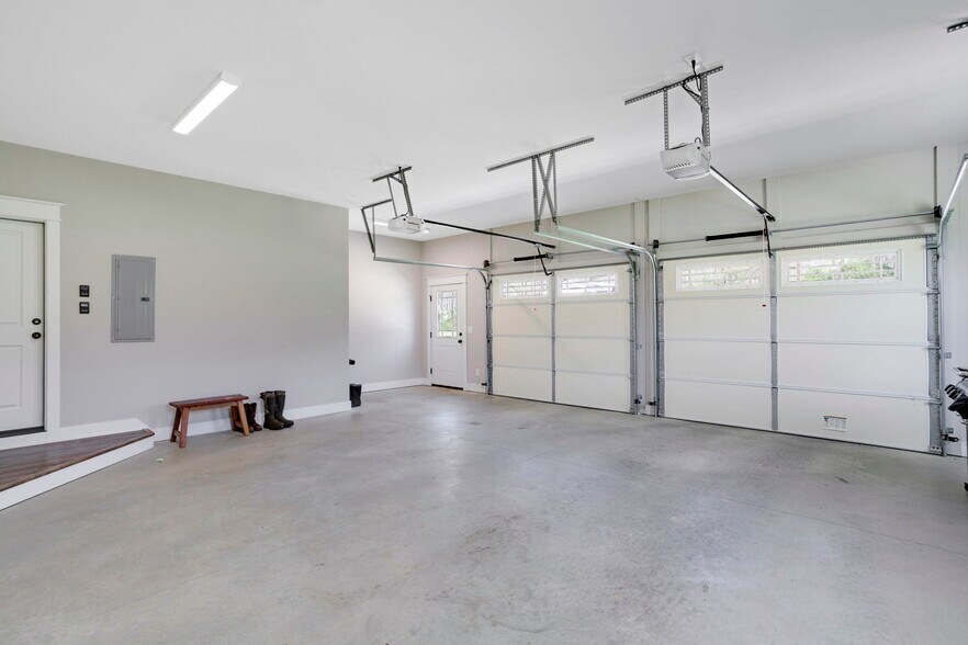 More Photos Of , Young Harris Specialty For Sale