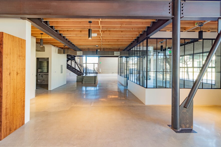 More Photos Of 2352 Ripple St, Los Angeles Office For Sale