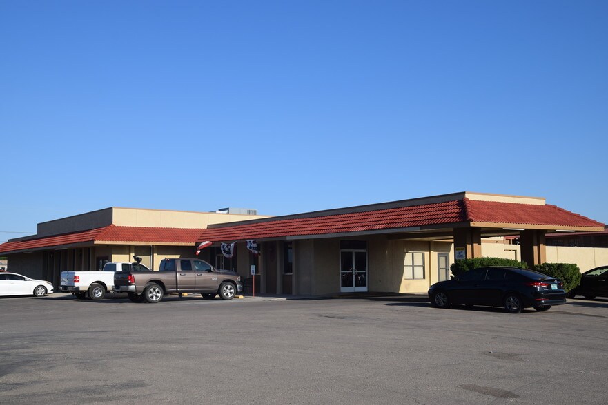 More Photos Of 1600 W Avenue D, Lovington Hotel For Sale