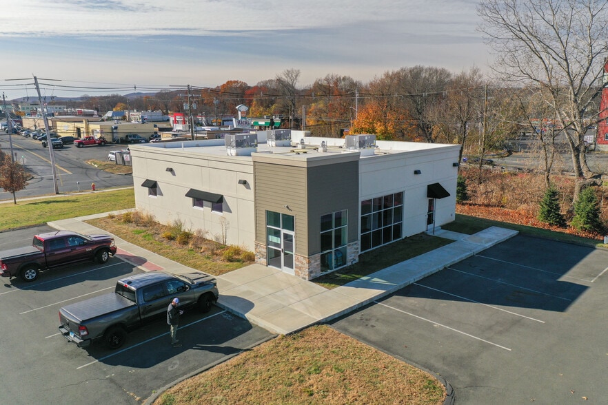 More Photos Of 800 N Colony Rd, Wallingford Freestanding For Sale