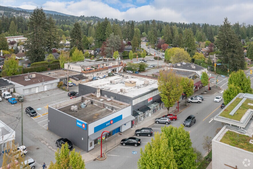 More Photos Of 3044 Edgemont Blvd, North Vancouver Storefront Retail Office For Lease