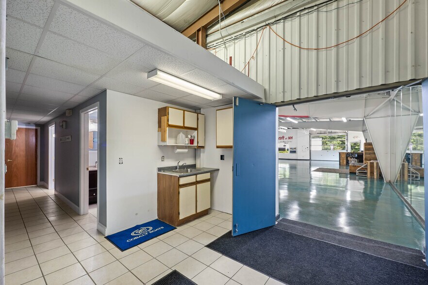 More Photos Of 177 NH Route 104, Meredith Freestanding For Lease