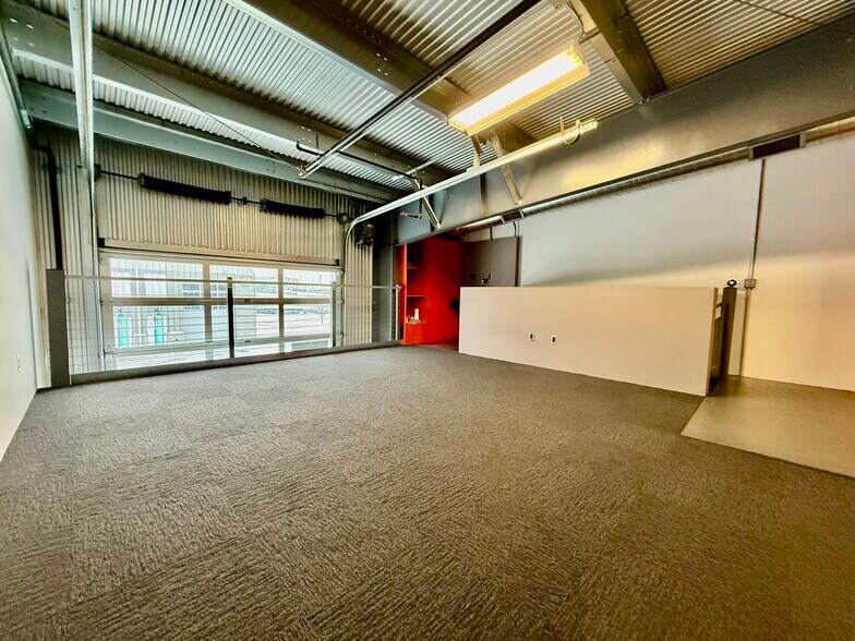 More Photos Of 123 Pit Ln, Pontiac Specialty For Sale