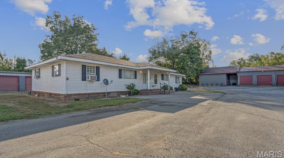More Photos Of 510 N Walnut St, Steele General Retail For Sale