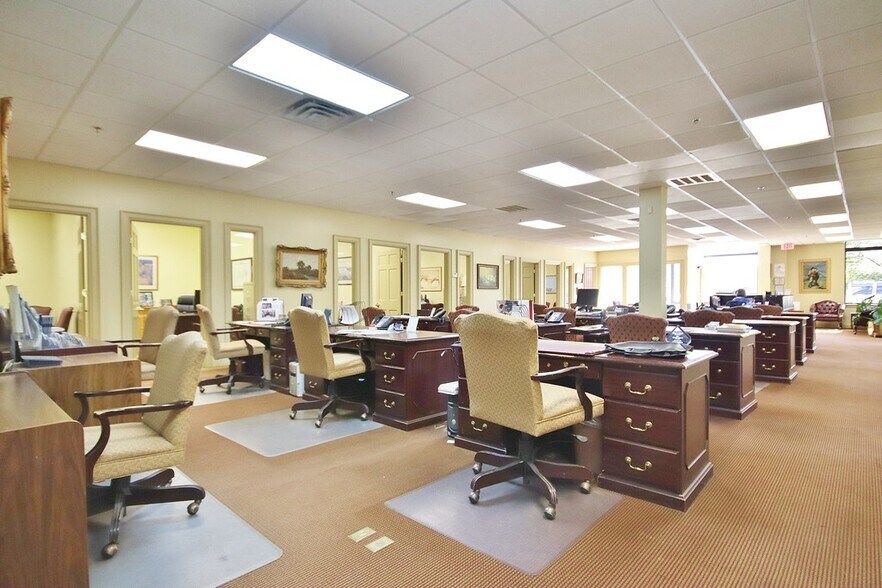 More Photos Of 5020 Route 9W, Newburgh Office For Lease