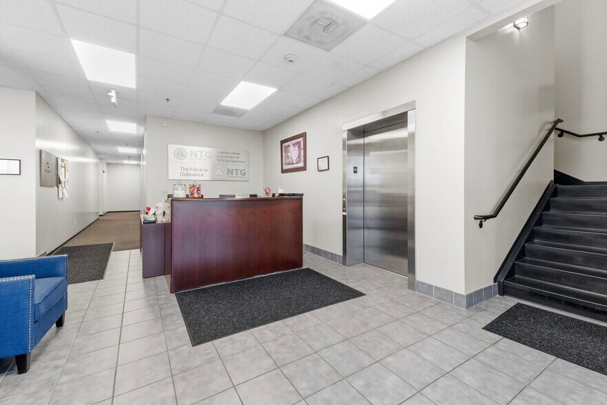More Photos Of 911 Regional Park Dr, Houston Office For Sale
