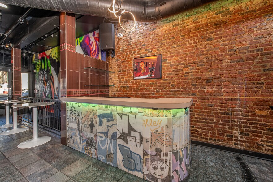 More Photos Of 112 Chestnut St, Philadelphia Storefront Retail Residential For Sale