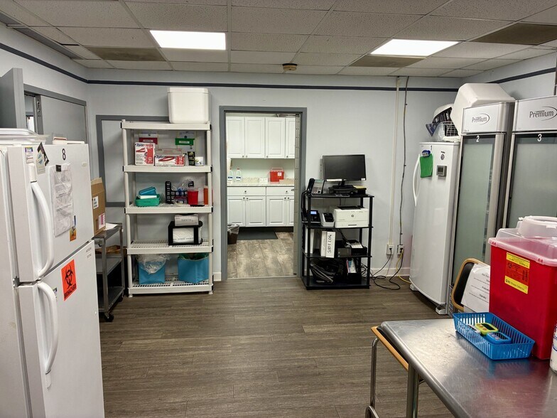 More Photos Of 5223 Paulsen St, Savannah Medical For Lease