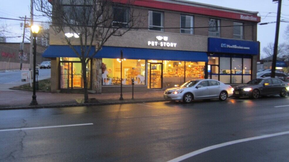 More Photos Of 1625 Lemoine Ave, Fort Lee Storefront Retail Office For Lease