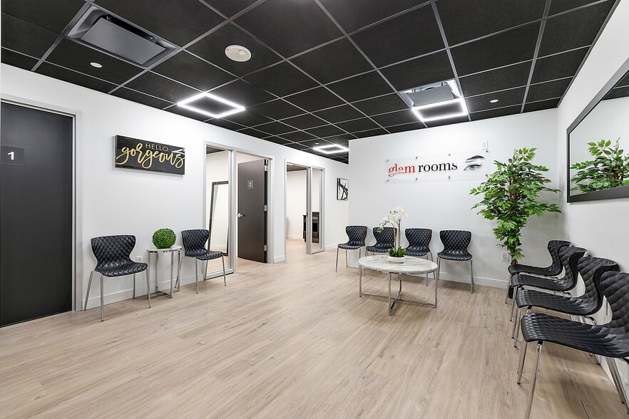 More Photos Of 801-803 W Big Beaver Rd, Troy Office For Lease