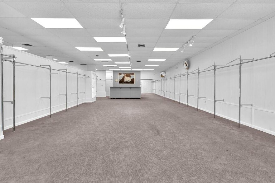 More Photos Of 2930 SW 30th Ave, Pembroke Park Freestanding For Lease