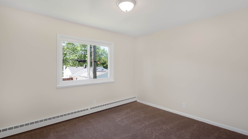 More Photos Of 1480 Parkwood Ave, Ypsilanti Apartments For Sale