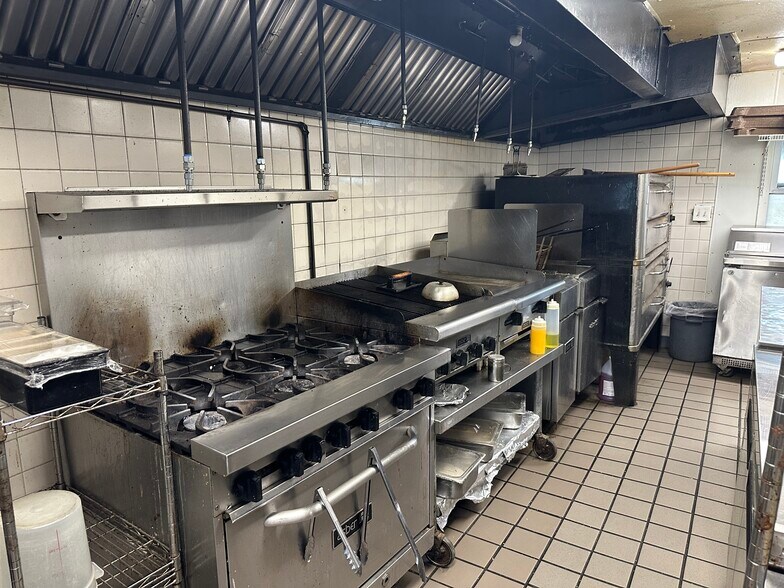 More Photos Of 89 E Grand Ave, Fox Lake Restaurant For Sale