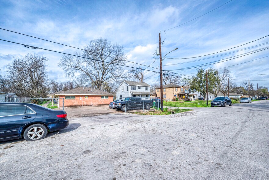 More Photos Of 4905 Kashmere St, Houston Apartments For Sale