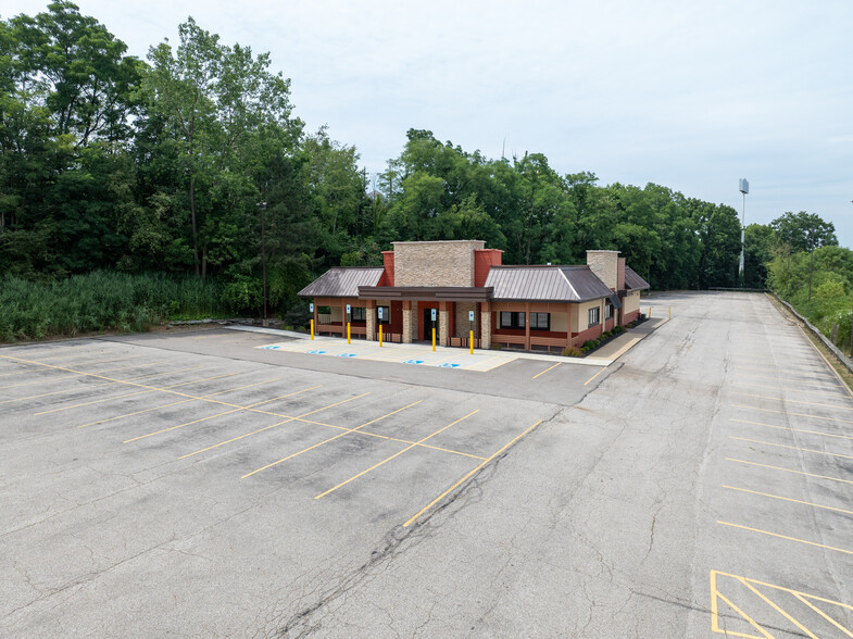 Primary Photo Of 110 Montrose West Ave, Akron Restaurant For Lease