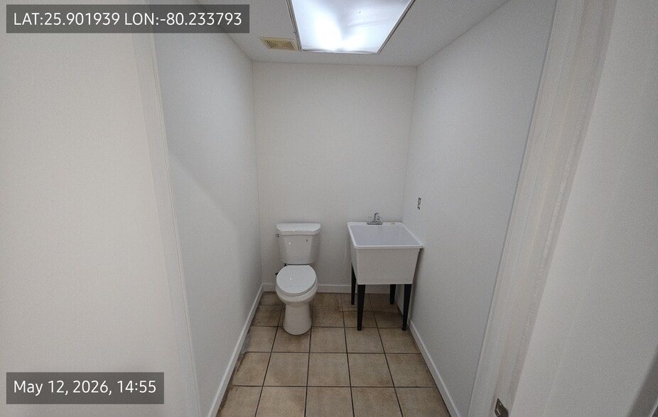 More Photos Of 2111 NW 139th St, Opa-locka Warehouse For Lease