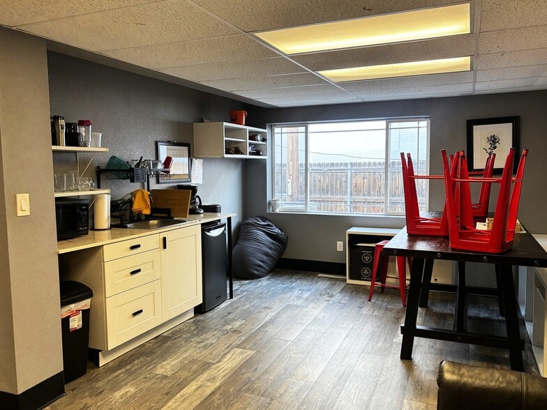More Photos Of 1480 Ammons St, Lakewood Office For Sale