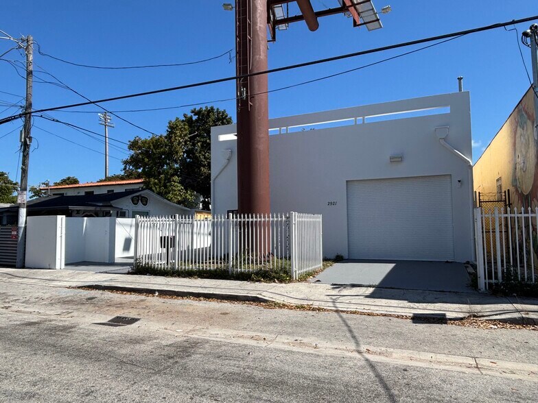 Primary Photo Of 2921 NW 6th Ave, Miami Warehouse For Lease