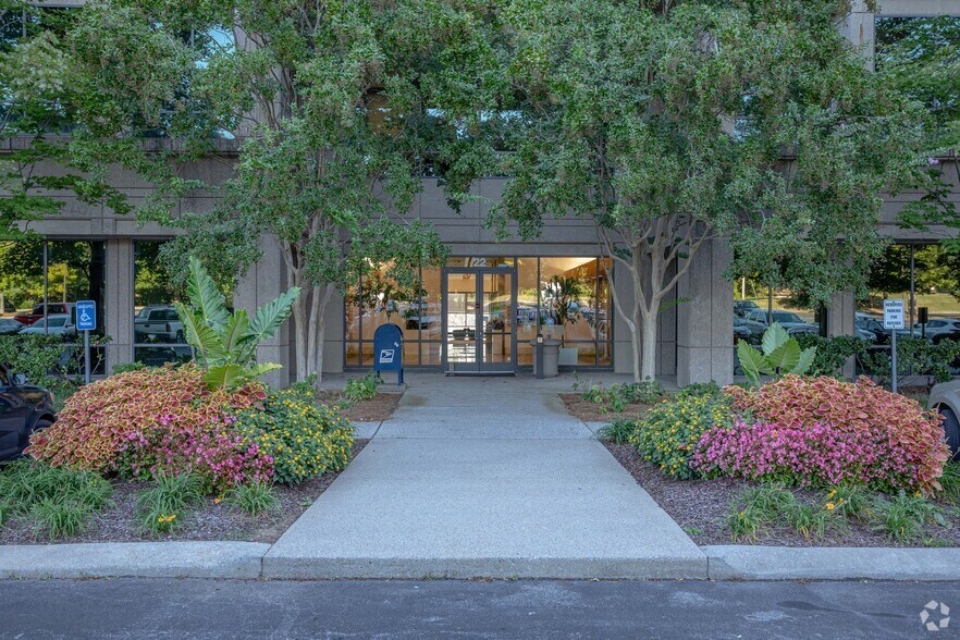 More Photos Of 15 Century Blvd, Nashville Unknown For Lease