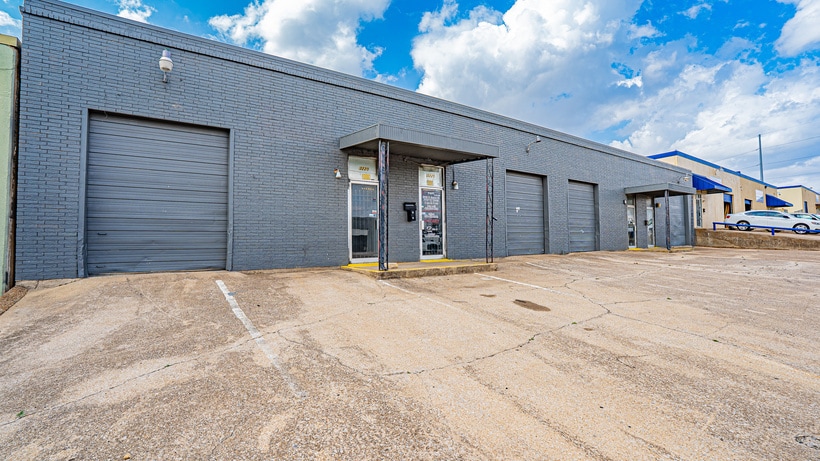 Primary Photo Of 3216-3220 S Jones St, Fort Worth Warehouse For Sale
