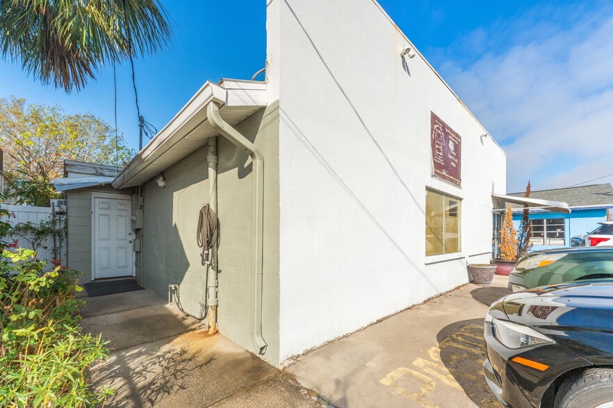 More Photos Of 2506 9th St, Bradenton Freestanding For Sale