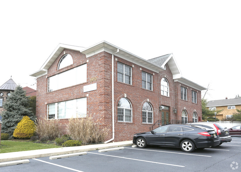 Primary Photo Of 1910 Oak Tree Rd, Edison Office For Lease