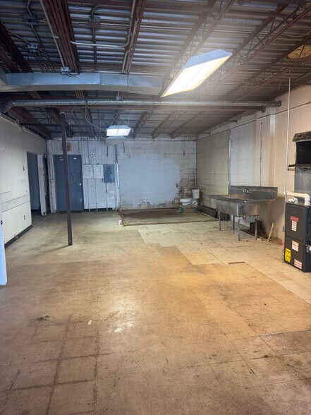 More Photos Of 5901 W Vliet St, Milwaukee Storefront Retail Residential For Lease