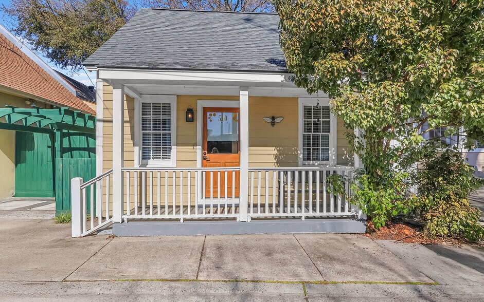 Primary Photo Of 510 Nicoll St, Savannah Hospitality For Sale