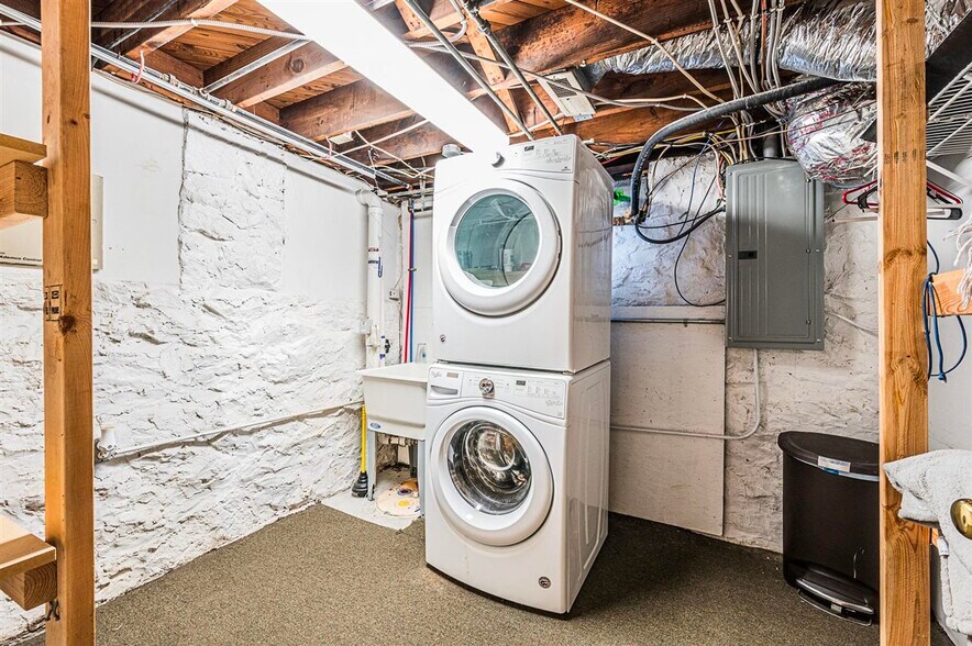 More Photos Of 1128 Magnolia St, Bowling Green Office Residential For Sale