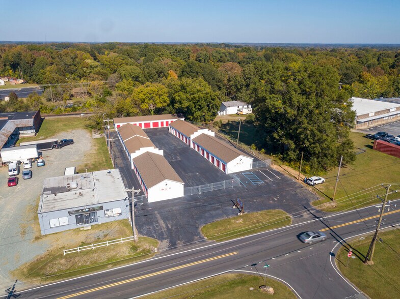 More Photos Of 1439 W Webb Ave, Burlington Self Storage For Sale