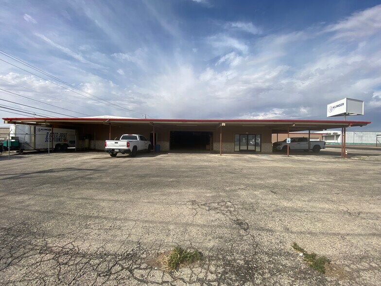 More Photos Of 1720 E 7th St, Odessa Industrial For Lease
