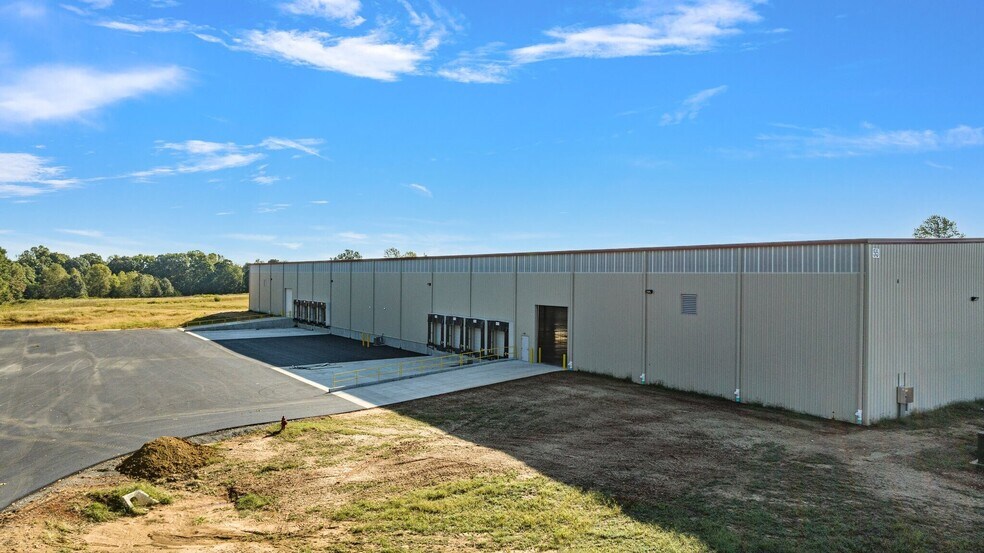 More Photos Of 55 Bagwell Blvd, Scottsville Warehouse For Lease