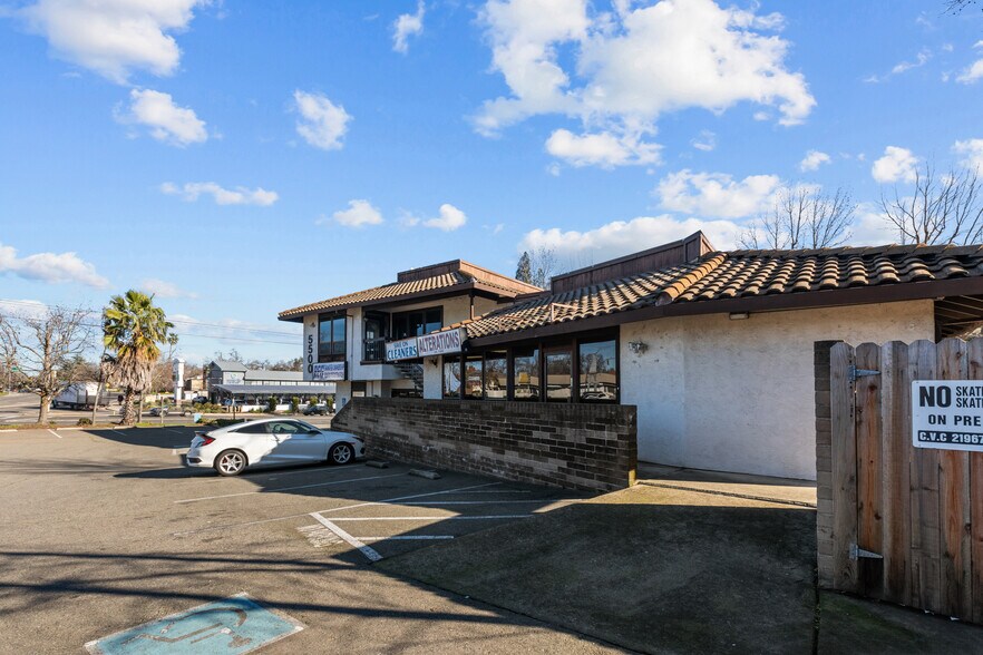 More Photos Of 5500 Madison Ave, Sacramento Office For Lease