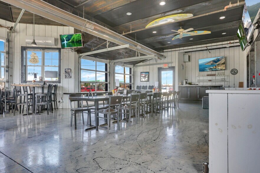More Photos Of 1122 Hebron Rd, Heath Restaurant For Sale