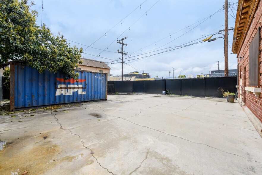 More Photos Of 244 W Florence Ave, Los Angeles Freestanding For Sale