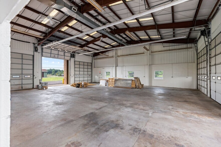 More Photos Of 8364 Easton Rd, Ottsville Auto Dealership For Sale
