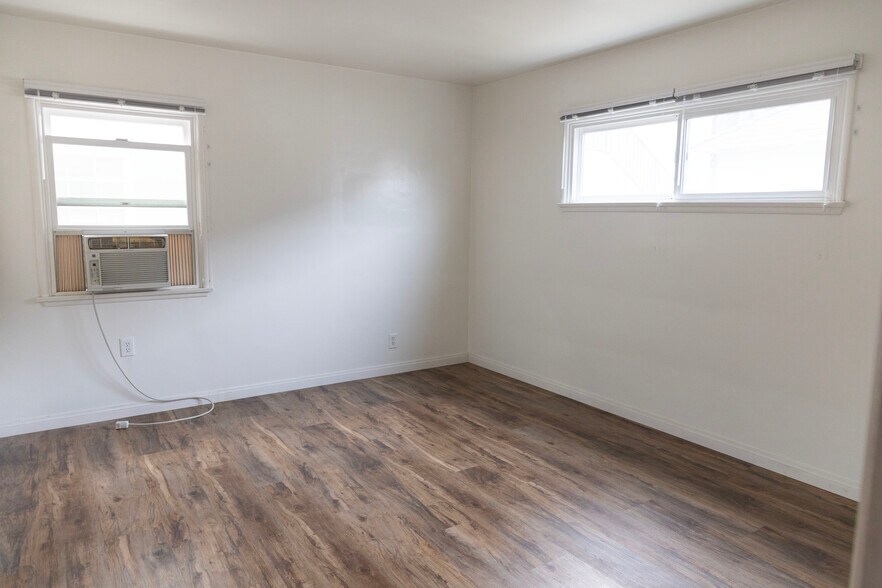 More Photos Of 16011 Victory Blvd, Van Nuys Apartments For Sale