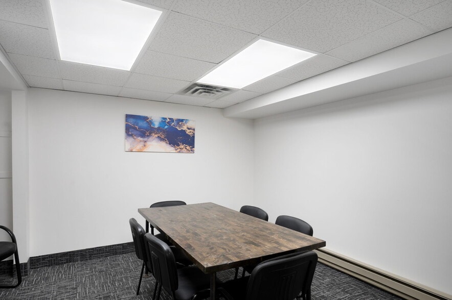 More Photos Of 4740 N 42nd Ave, Golden Valley Freestanding For Lease