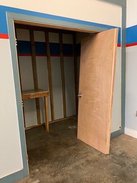 More Photos Of 94-1388 Moaniani St, Waipahu Warehouse For Lease
