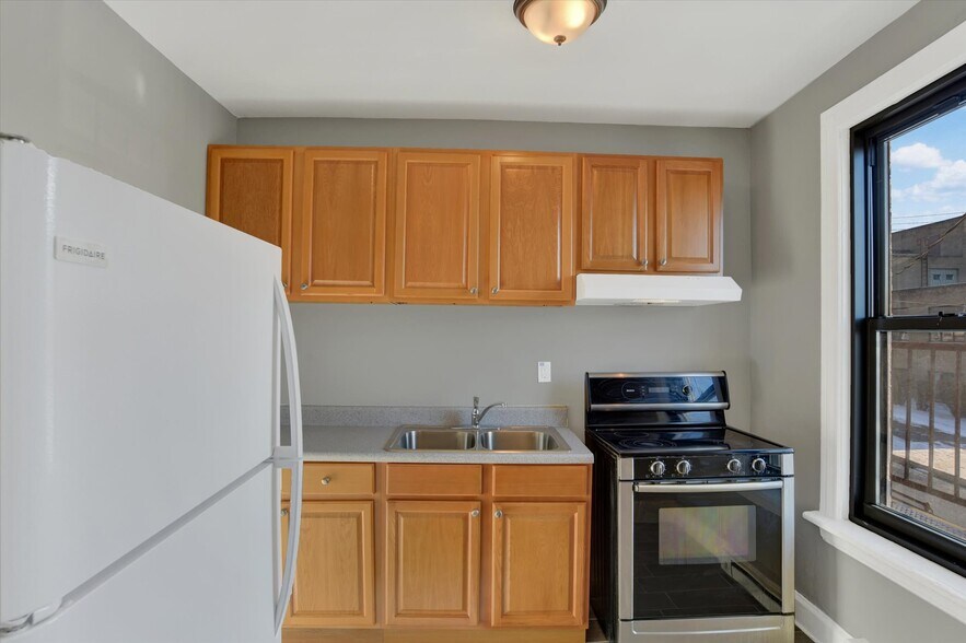 More Photos Of 33 S 18th St, Harrisburg Apartments For Sale