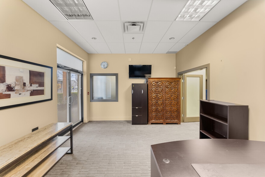 More Photos Of 6033 London Rd, Richmond Apartments For Sale