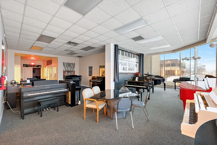 More Photos Of 2184 S Telegraph Rd, Bloomfield Hills Freestanding For Lease